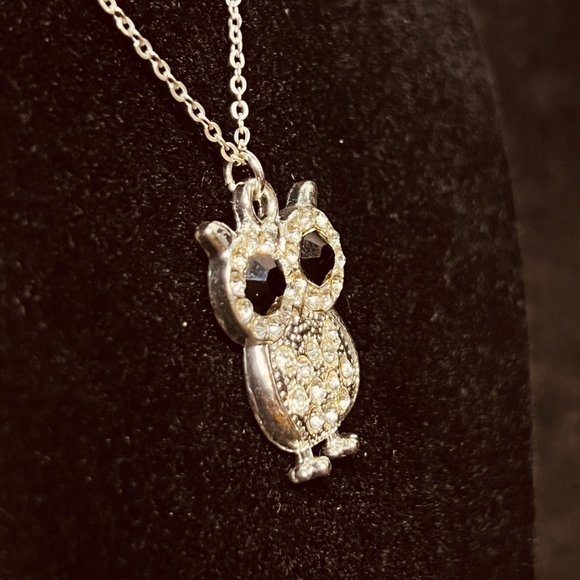 Silver Tone Cable Chain Necklace W/Black And Clear Rhinestone Owl Pendant (3852) - Picture 3 of 7